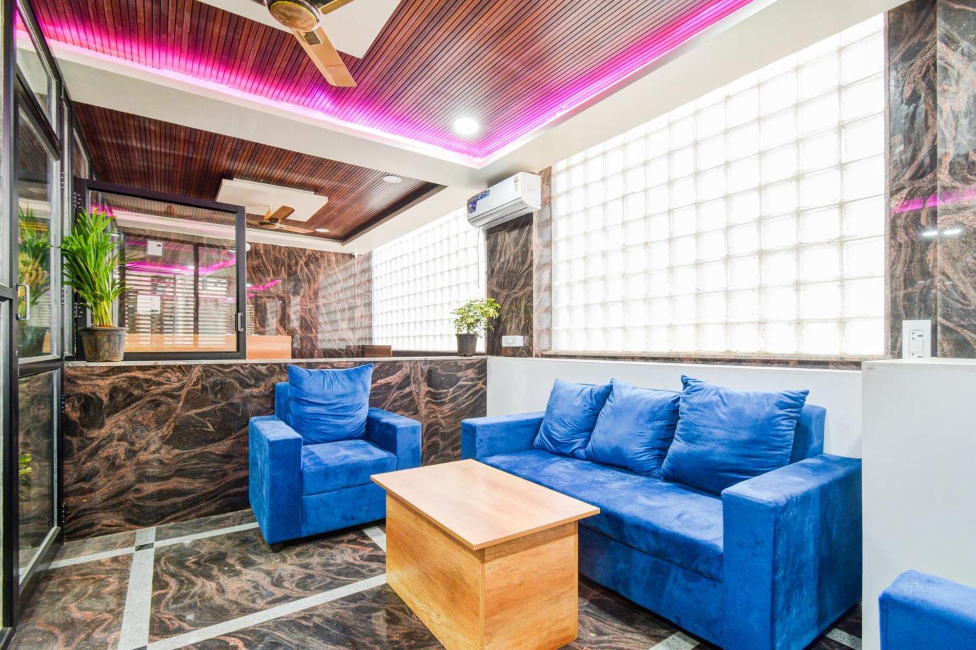 Super Townhouse Kokapet Formerly Aarian Tej Nilayam Gundipet Bagian luar foto