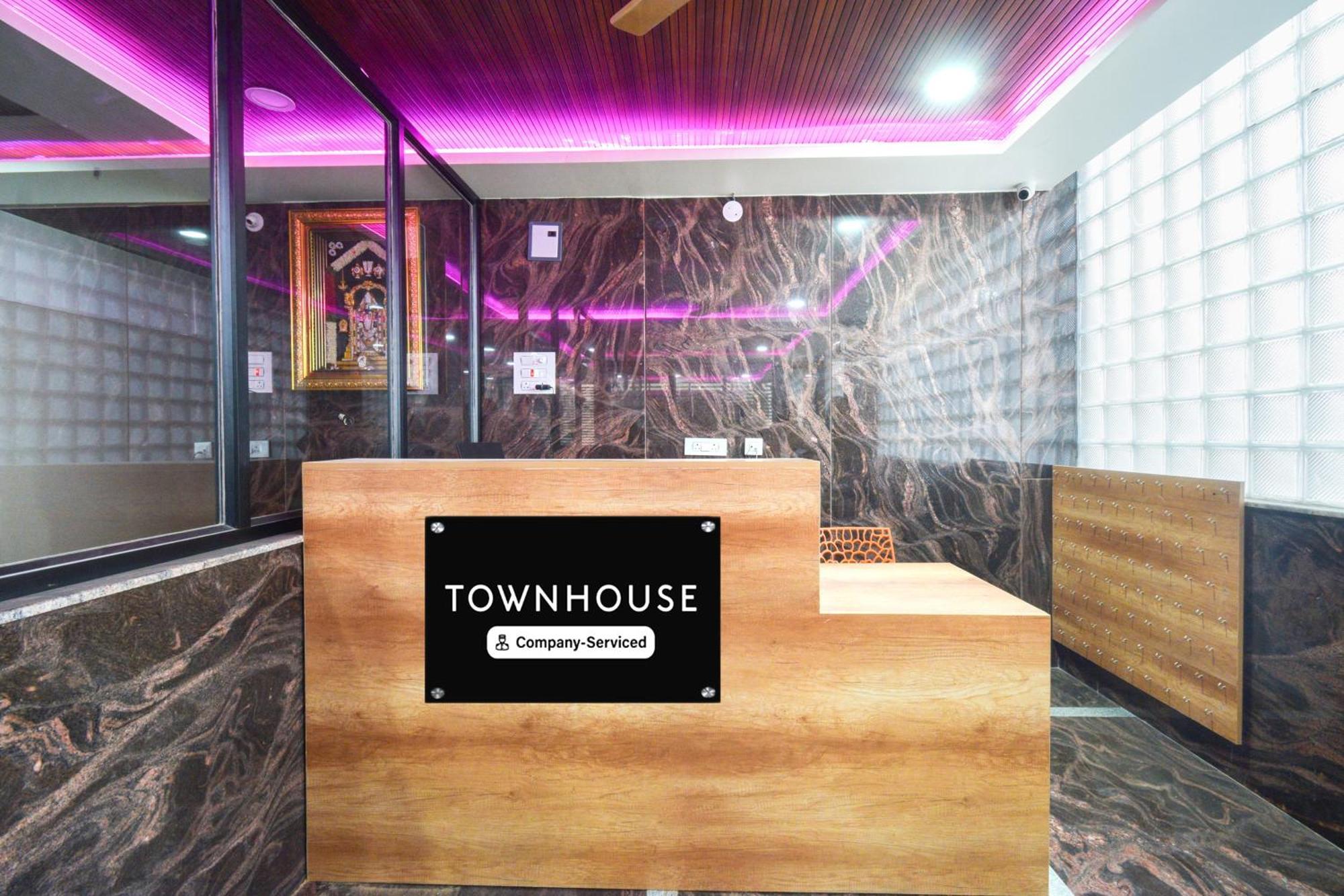 Super Townhouse Kokapet Formerly Aarian Tej Nilayam Gundipet Bagian luar foto