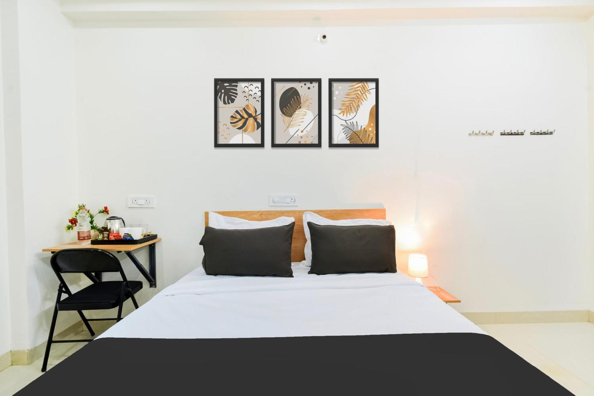 Super Townhouse Kokapet Formerly Aarian Tej Nilayam Gundipet Bagian luar foto