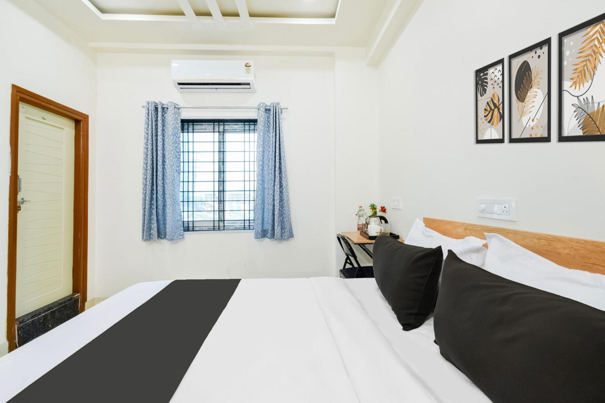 Super Townhouse Kokapet Formerly Aarian Tej Nilayam Gundipet Bagian luar foto